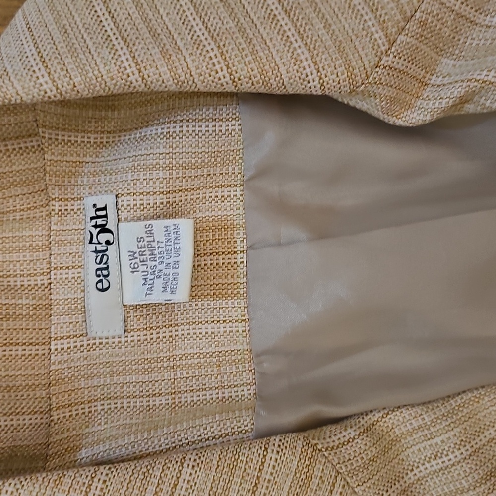 East 5th Blazer and Skirt Set Beige Size 16W - Picture 4 of 10